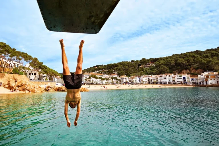 Handstand cove — Costa Brava — The Gourmet Trail
